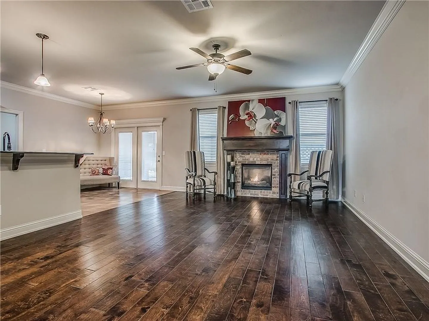 Lone Oak Lakes - Deer Creek Schools - 3 Bed | 2.5 Bath | 3 Car Garage | Bonus Room | Storm Shelte... — Photo 4