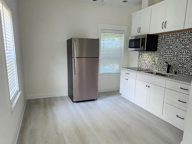 1161 Conway Rd — Photo 5