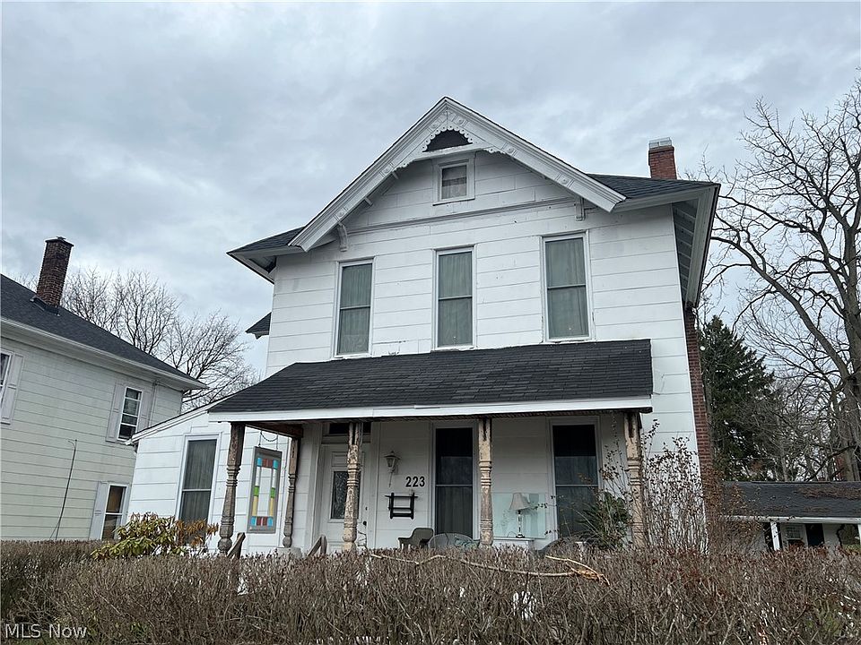 1st image of 223 S Main St