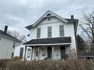 223 S Main St, Columbiana, OH