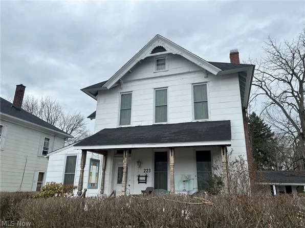 223 S Main St, Columbiana, OH 44408