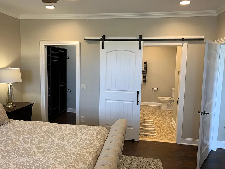 Master Closet / Ensuite