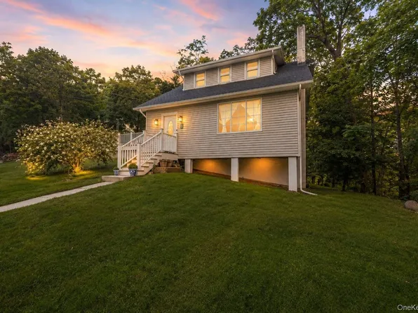 16 Hillside Avenue, Highland Falls, NY 10928