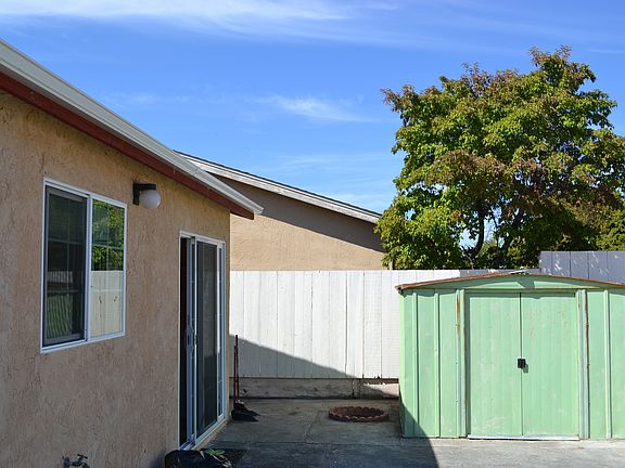 5th image of 4233 Queensboro Way