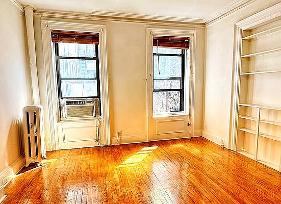 3rd image of 795 Lexington Ave #4R