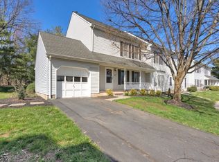 36 Kingswood Rd, Branchburg, NJ 08876