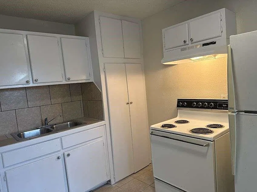 1 bed, 1.0 bath, 550 sqft, $1,299 — Photo 4