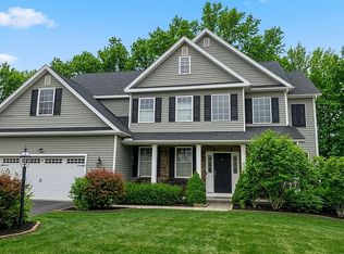 11 Heritage Pointe Dr, Clifton Park, NY