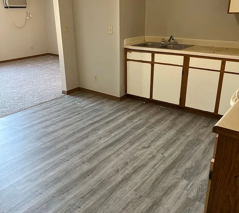 2103 Christi Ln