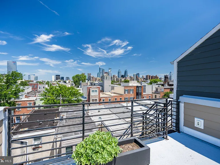 2217 League St — Photo 35
