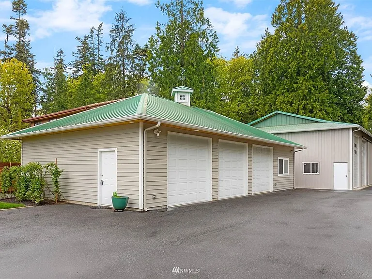 2537 Bretland Rd SE — Photo 27
