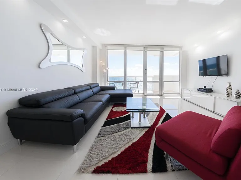 5601 Collins Ave #1603 — Photo 2