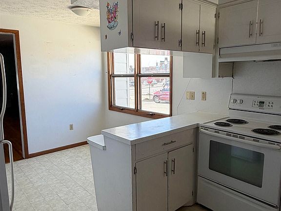 4th image of 1402 1st Ave N