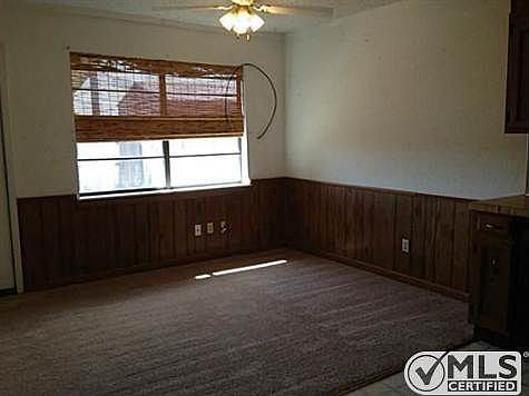 4th image of 910 Presidio Dr