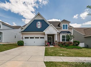 10025 Berkeley Castle Dr, Charlotte, NC 28273