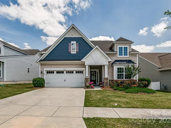 10025 Berkeley Castle Dr, Charlotte, NC 28273