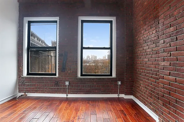 Rented by WRE Group | media 29