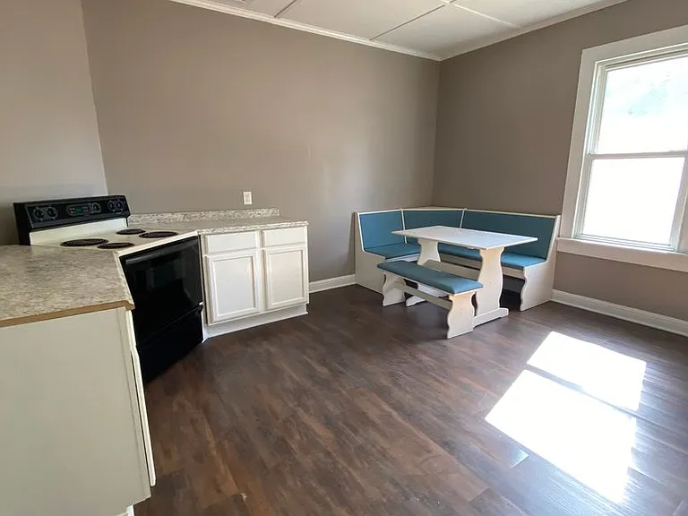 130 Oak St — Photo 19
