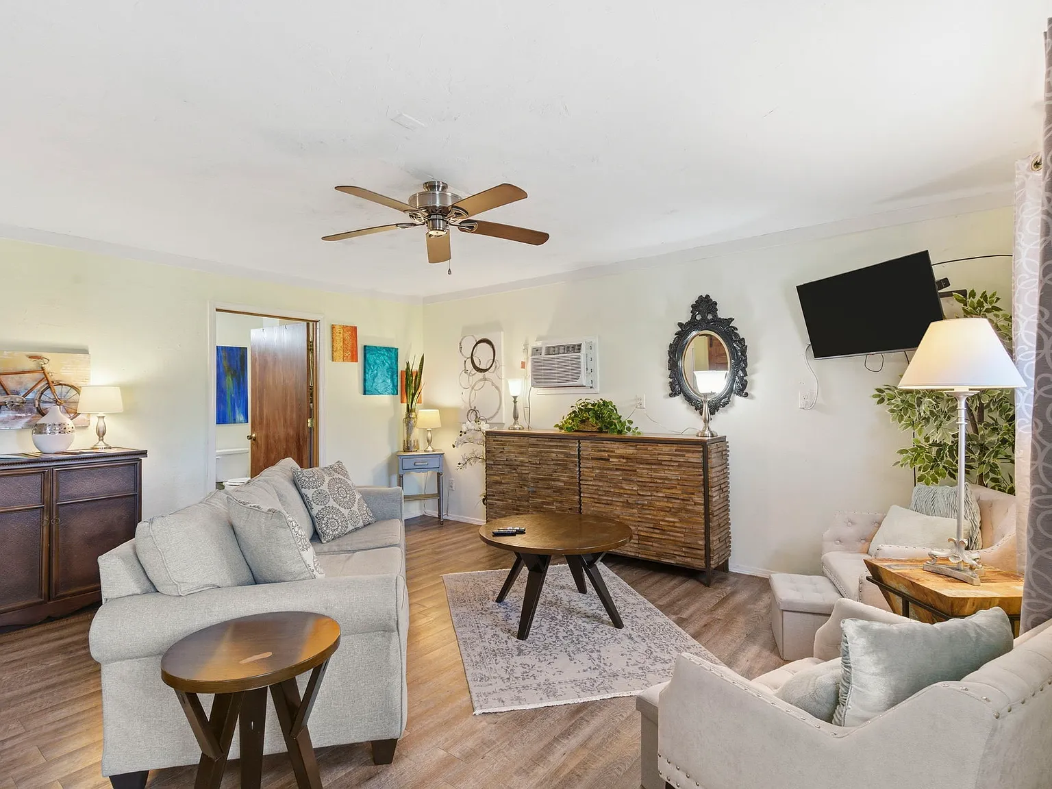 Studio, 768 sqft, $1,300 — Photo 3
