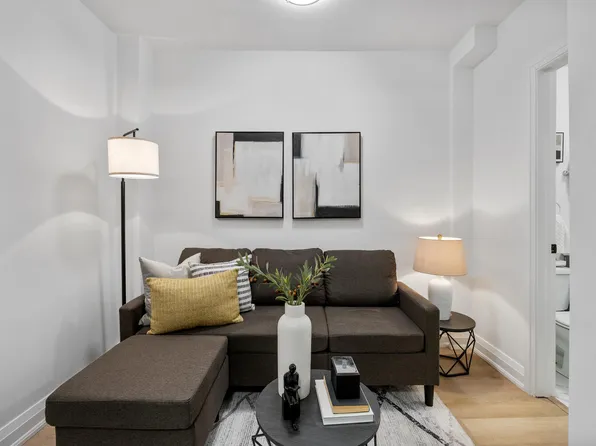 134 Carlton Street Toronto, 134 Carlton St, Toronto, ON M5A 2K1