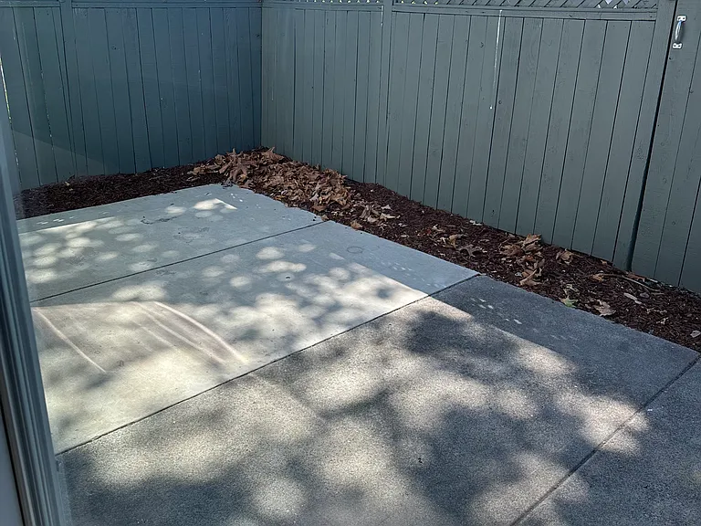 811 Magellan Ln — Photo 9