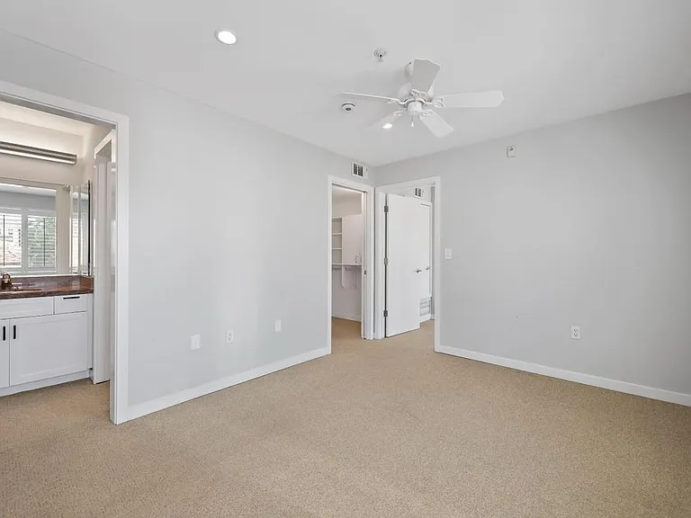 350 N 2nd St #116 — Photo 17
