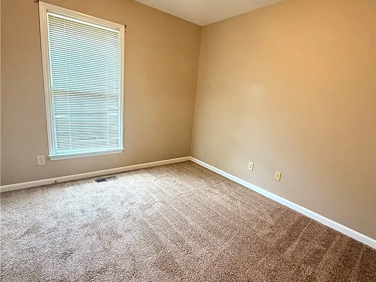 1018 Brisson Rd — Photo 12