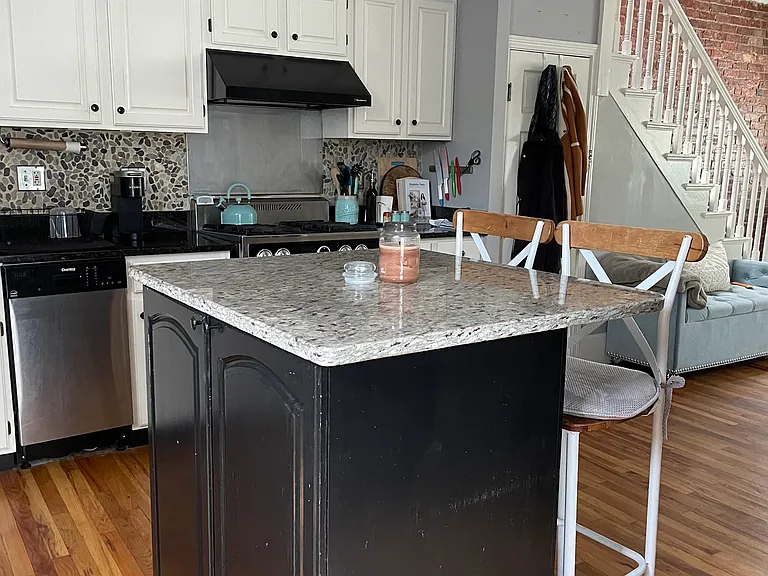 479 E 6th St #1 — Photo 9