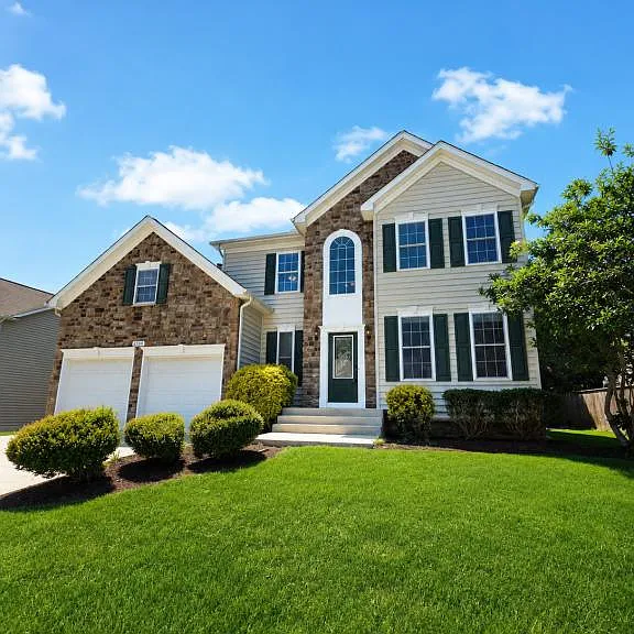 20563 Carmarthen Dr — Photo 1