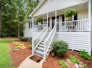 706 Willowbrook Ln, Woodstock, GA 30189