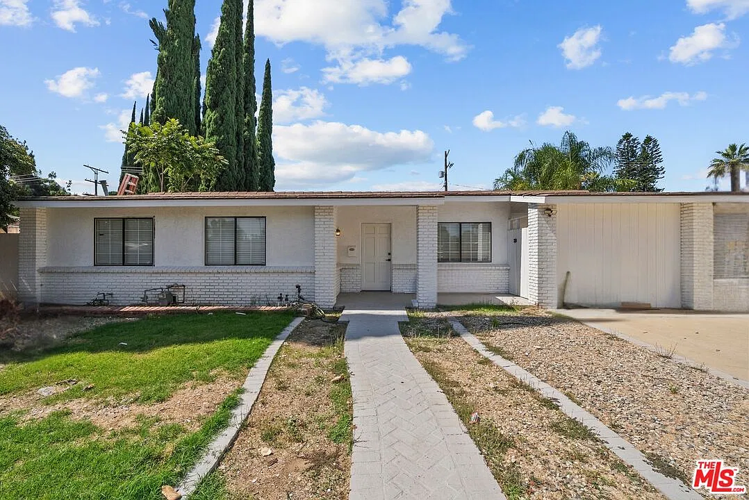 3 bed, 2.0 bath, 1104 sqft, $4,500 — Photo 1
