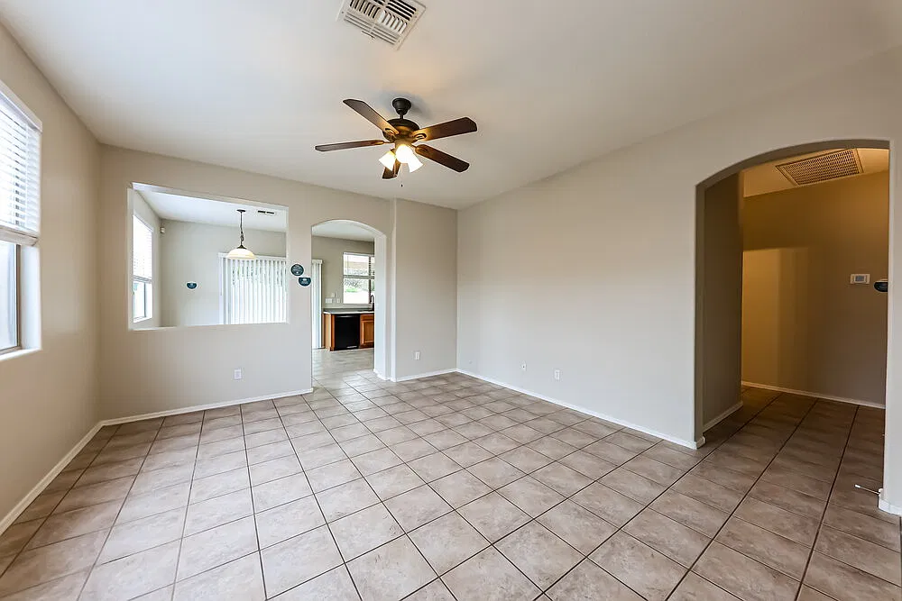 3 bed, 2.0 bath, 1428 sqft, $2,080 — Photo 3