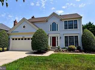 8904 Admiral Dr, Laurel, MD 20708