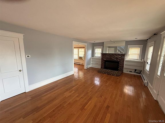 4th image of 15 Maple Grove St