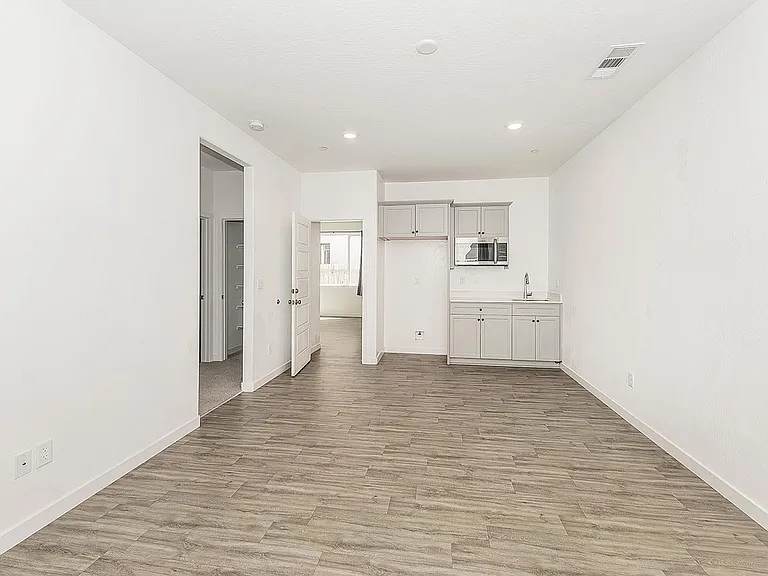 2844 N Vahe — Photo 20