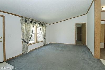 3rd image of 6268 E V Ave