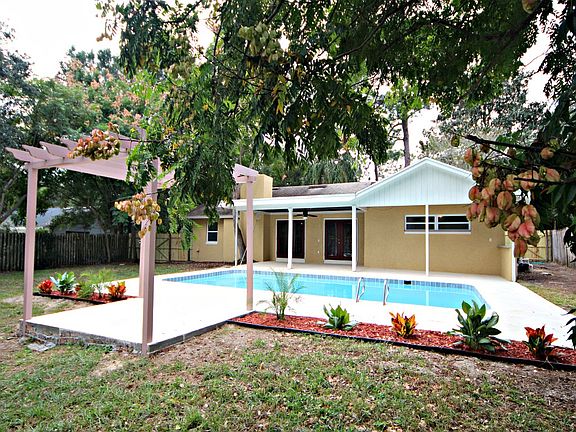 4th image of 115 Country Side Dr