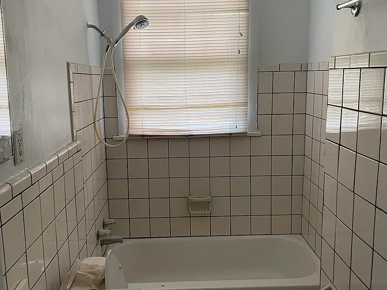 954 Dill Ave SW #B — Photo 6