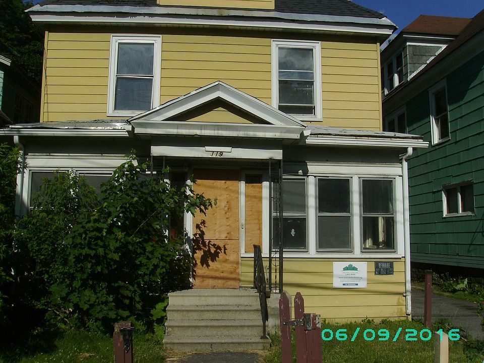 1st image of 119 Richardson Ave