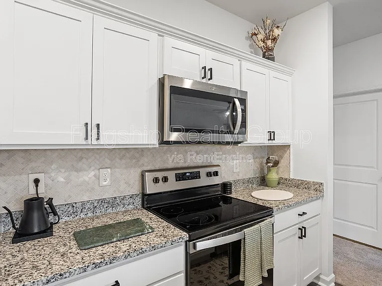 303 Kenison Way — Photo 24