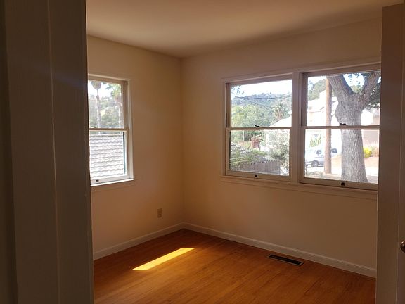3rd image of 2225 Pullman Ave