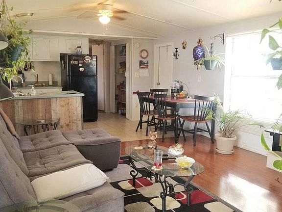 3rd image of 72 Charlotte Dr
