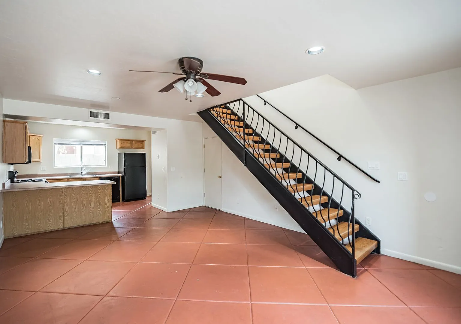 780 N. Richey Blvd. — Photo 2