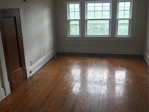 4th image of 2448 Delaware Ave