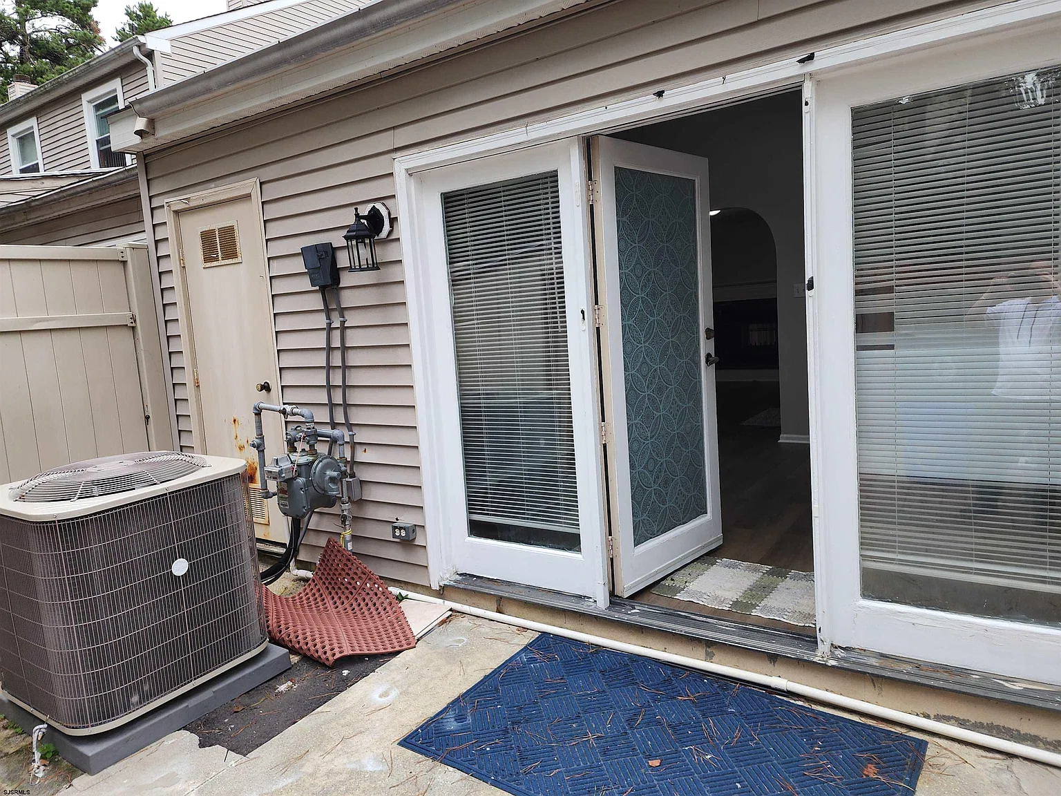 3 bed, 2.5 bath, $2,400 — Photo 4