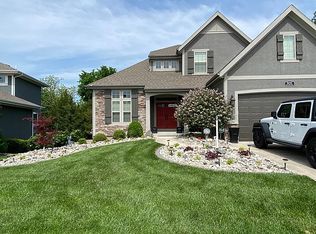 9721 Shady Bend Cir, Lenexa, KS 66227