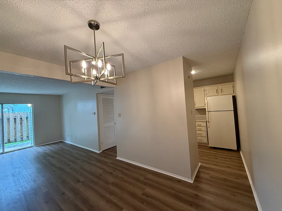 200 High Meadows Blvd #121