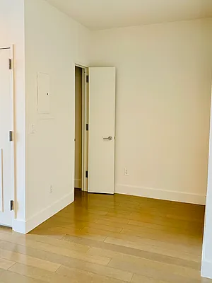 Rented by Algin Management | media 27