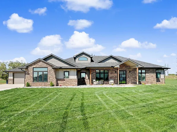 104 N Estes St, Garden Plain, KS 67050