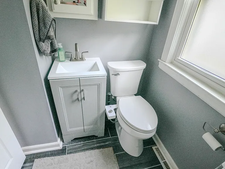 72 Sherwood Ave — Photo 21